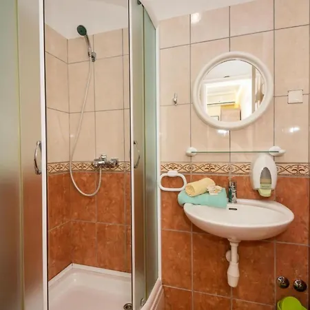 Goldfield - With Sea View And Balcony Апартаменти *