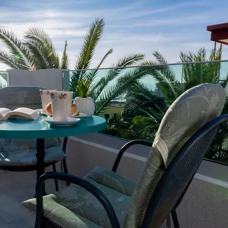 Goldfield - With Sea View And Balcony